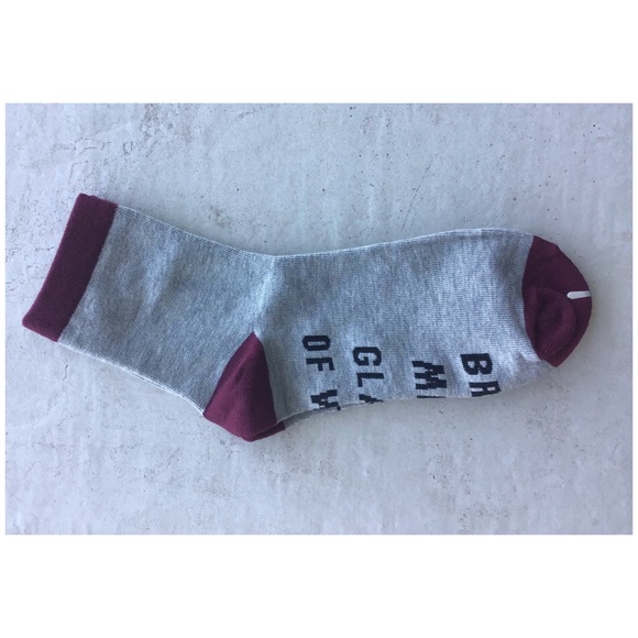 New Fun Socks Wine - Picture 3 of 4